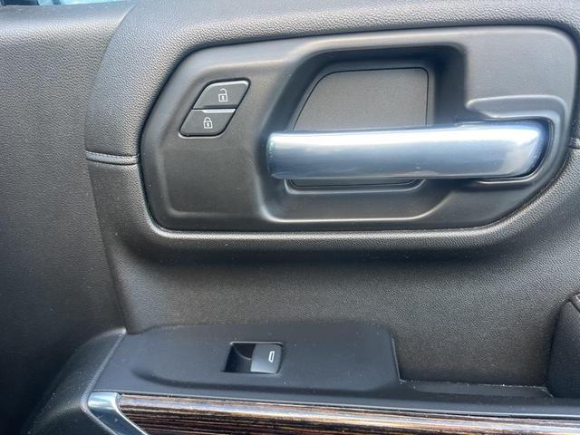 Photo of 2022 Gray GMC Sierra 1500