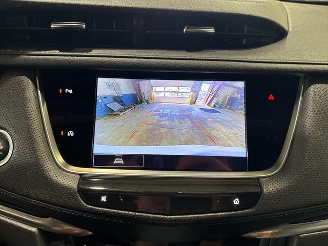 Photo of 2024 Crystal White Tricoat Cadillac XT5