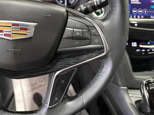 Photo of 2024 Crystal White Tricoat Cadillac XT5