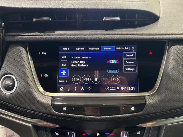 Photo of 2024 Crystal White Tricoat Cadillac XT5