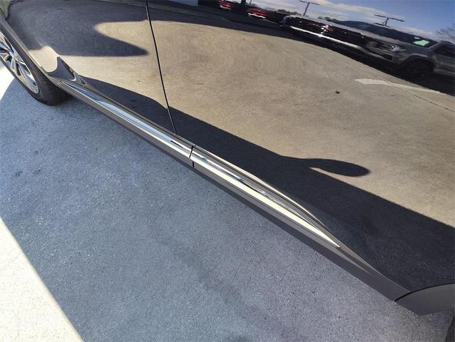 Photo of 2025 Ebony Twilight Metallic Buick Envision