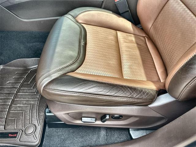 Photo of 2023 STONE BLUE METALLIC Ford Explorer