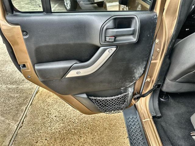 Photo of 2015 Copper Brown Pearlcoat Jeep Wrangler Unlimited