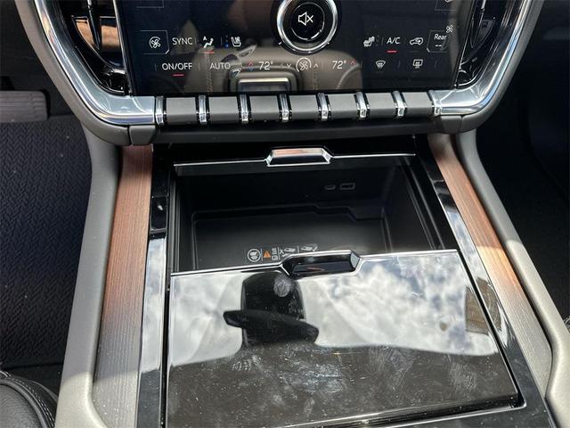 Photo of 2025 Onyx Black GMC Yukon XL