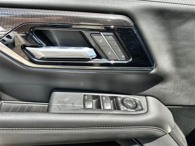 Photo of 2025 Onyx Black GMC Yukon
