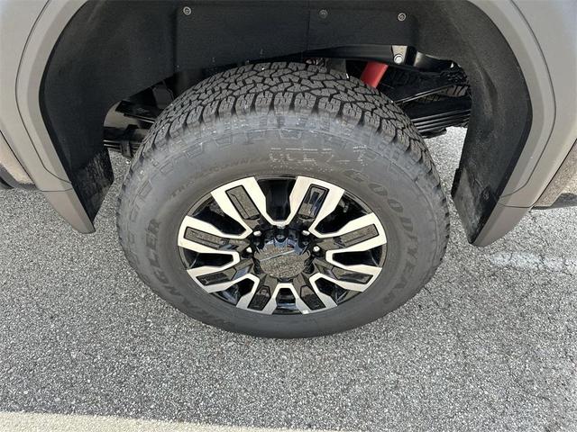 Photo of 2025 Onyx Black GMC Sierra 2500