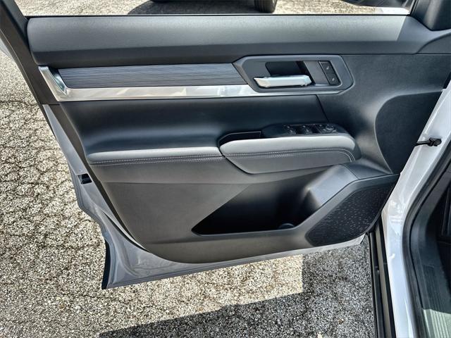 Photo of 2026 Summit White GMC Terrain