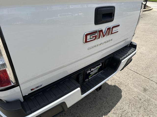 Photo of 2022 Summit White GMC Canyon