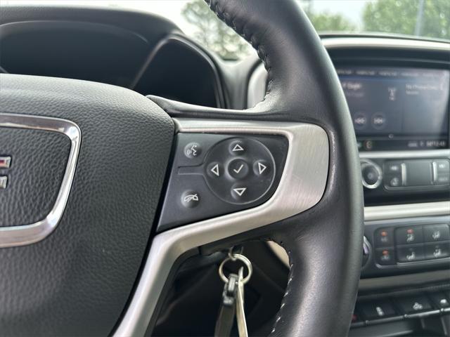 Photo of 2022 Summit White GMC Canyon