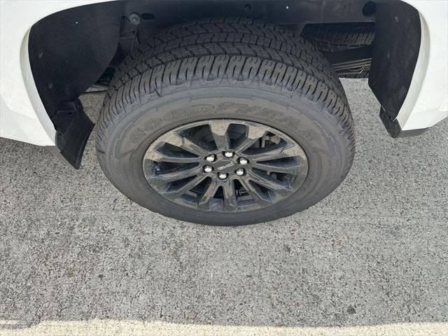 Photo of 2022 Summit White GMC Canyon