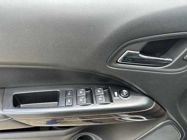 Photo of 2022 Summit White GMC Canyon