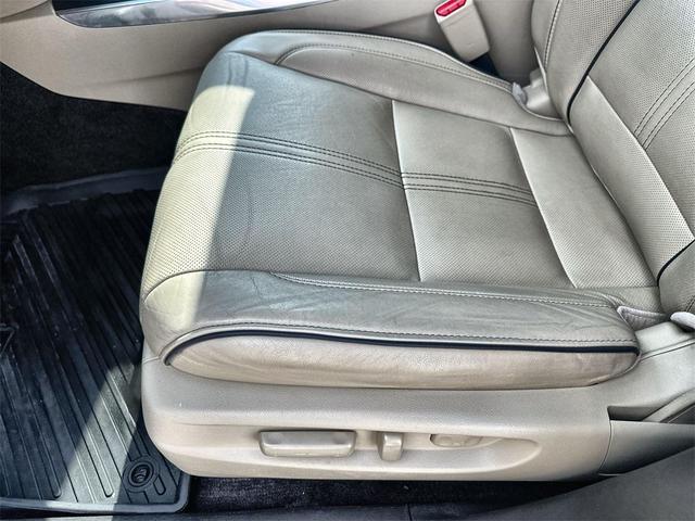 Photo of 2017 White Diamond Pearl Acura MDX