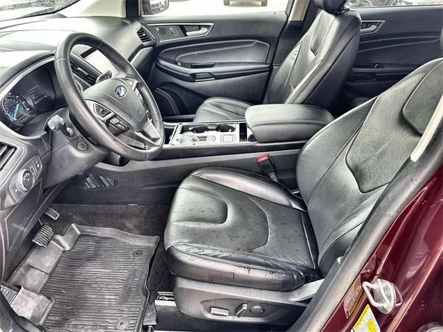 Photo of 2019 BURGUNDY VELVET MET TINT CC Ford Edge