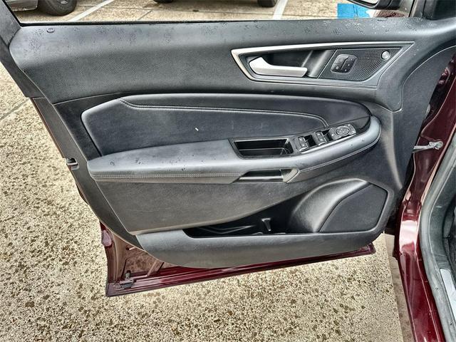 Photo of 2019 BURGUNDY VELVET MET TINT CC Ford Edge