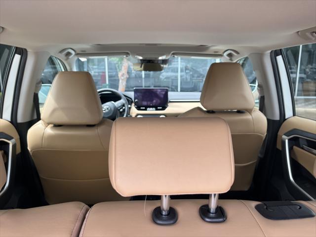 Photo of 2023 Wind Chill Pearl Toyota RAV4