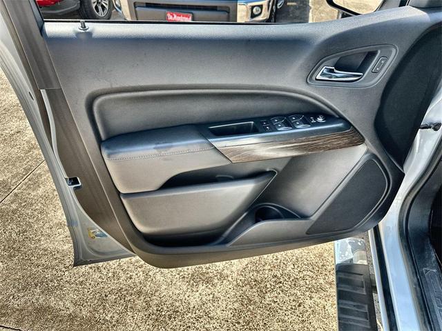 Photo of 2018 Summit White GMC Canyon
