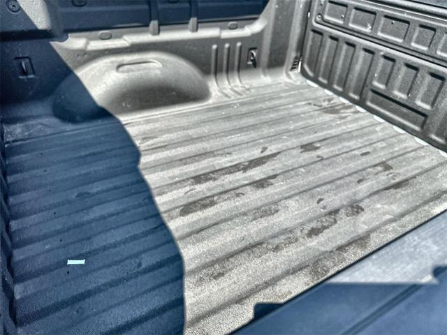 Photo of 2018 Summit White GMC Canyon