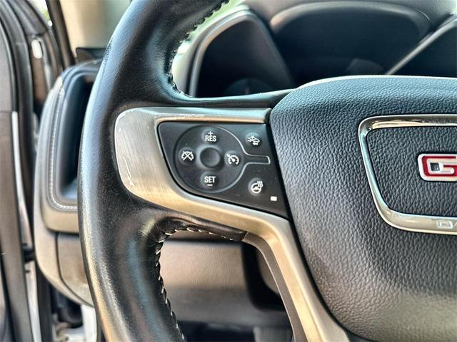 Photo of 2018 Summit White GMC Canyon