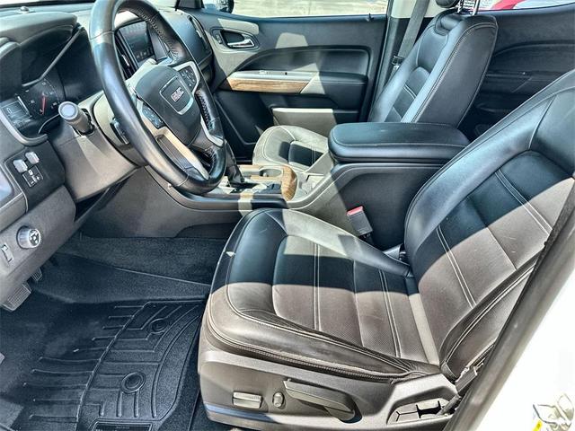 Photo of 2018 Summit White GMC Canyon