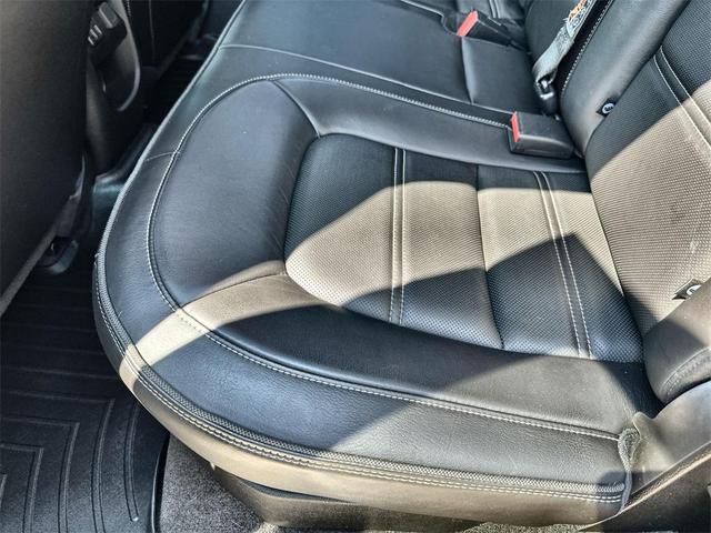Photo of 2018 Summit White GMC Canyon