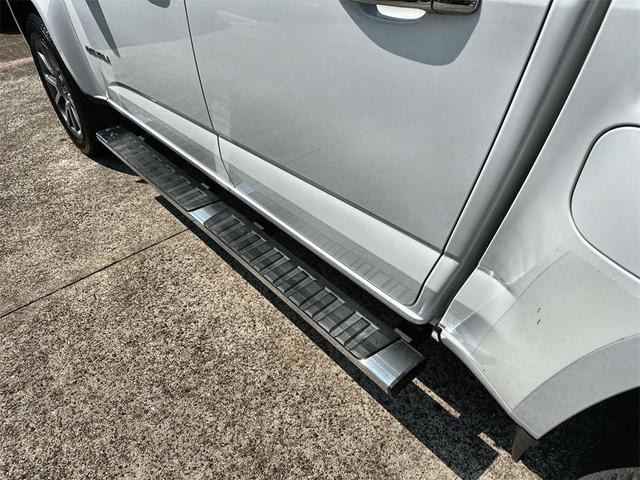 Photo of 2018 Summit White GMC Canyon