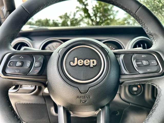 Photo of 2023 Hydro Blue Pearlcoat Jeep Gladiator
