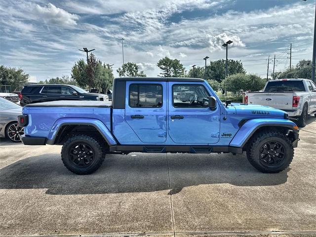 Photo of 2023 Hydro Blue Pearlcoat Jeep Gladiator