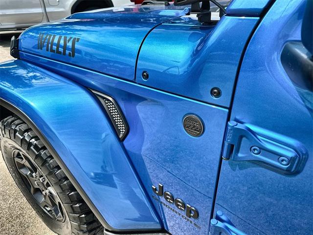 Photo of 2023 Hydro Blue Pearlcoat Jeep Gladiator