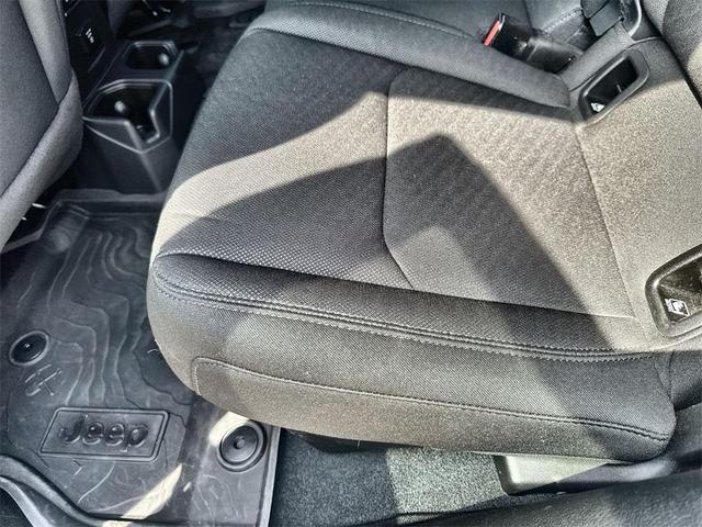 Photo of 2023 Hydro Blue Pearlcoat Jeep Gladiator