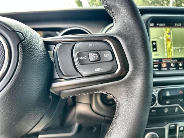 Photo of 2023 Hydro Blue Pearlcoat Jeep Gladiator