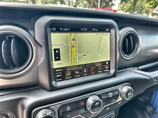 Photo of 2023 Hydro Blue Pearlcoat Jeep Gladiator