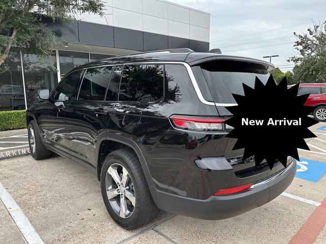 Photo of 2021 Diamond Black Crystal Pearlcoat Jeep Grand Cherokee L
