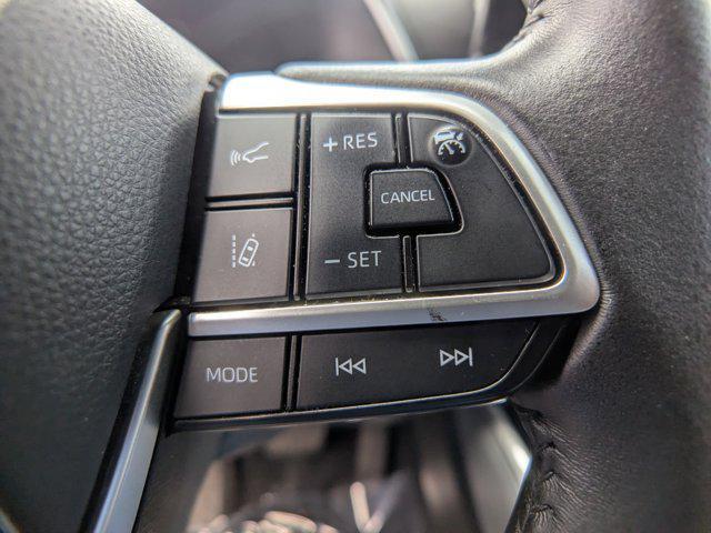 Photo of 2022 Wind Chill Pearl Toyota Highlander Hybrid