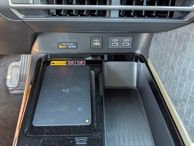 Photo of 2025 Wind Chill Pearl Toyota Camry