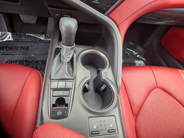 Photo of 2023 Wind Chill Pearl/Midnight Black Metallic Toyota Camry