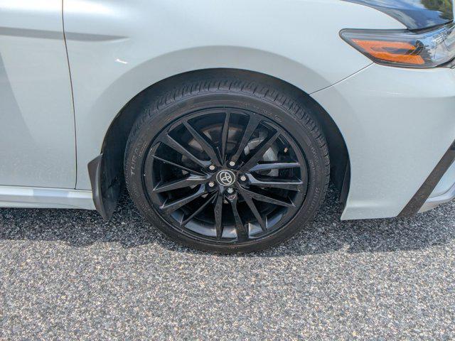 Photo of 2023 Wind Chill Pearl/Midnight Black Metallic Toyota Camry