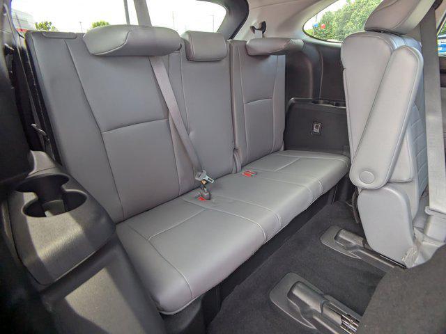 Photo of 2022 Wind Chill Pearl Toyota Highlander