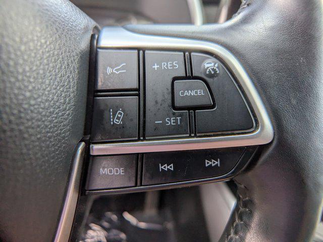 Photo of 2022 Wind Chill Pearl Toyota Highlander