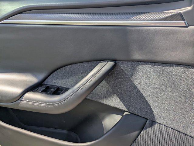 Photo of 2021 Midnight Silver Metallic Tesla Model S