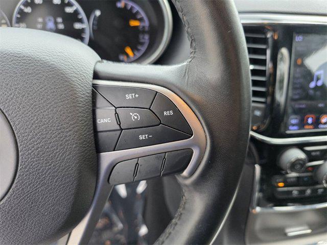 Photo of 2019 Bright White Clearcoat Jeep Grand Cherokee