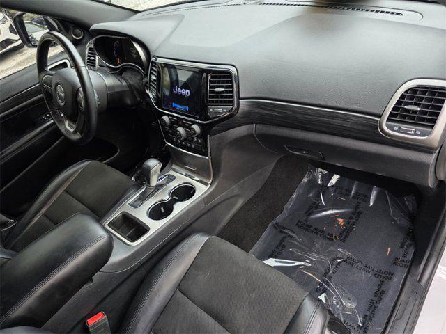 Photo of 2019 Bright White Clearcoat Jeep Grand Cherokee