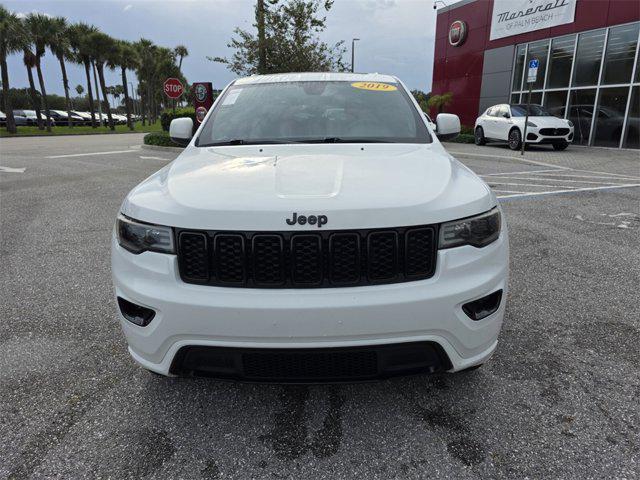 Photo of 2019 Bright White Clearcoat Jeep Grand Cherokee