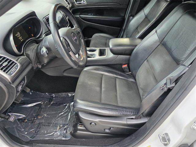 Photo of 2019 Bright White Clearcoat Jeep Grand Cherokee