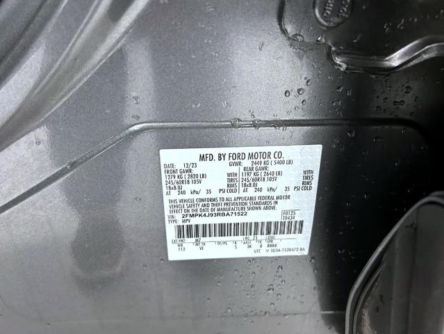 Photo of 2024 Gray Metallic Ford Edge