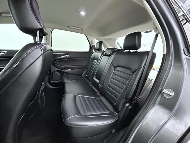 Photo of 2024 Gray Metallic Ford Edge