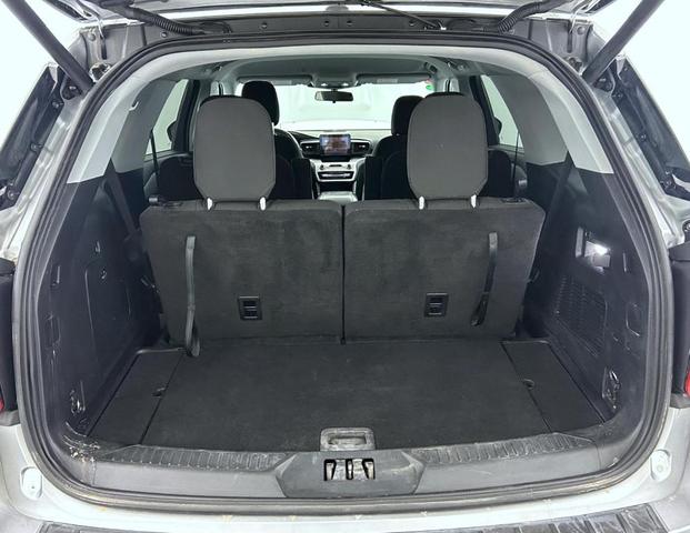 Photo of 2022 Iconic Silver Metallic Ford Explorer