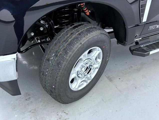 Photo of 2025 Agate Black Metallic Ford F-250