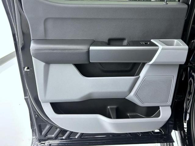Photo of 2025 Agate Black Metallic Ford F-250