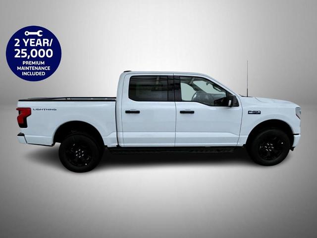 Photo of 2025 Oxford White Ford F-150 Lightning