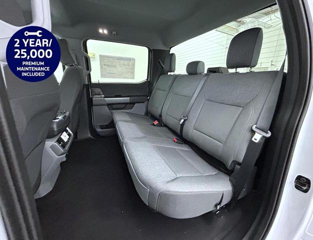 Photo of 2025 Oxford White Ford F-150 Lightning